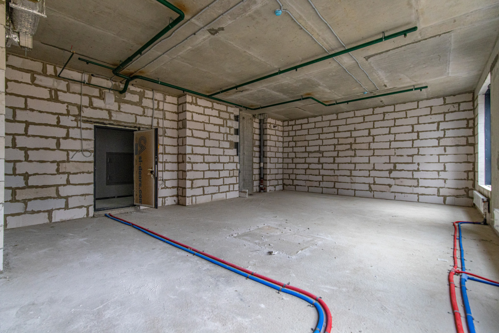 квартира без отделки.jpg