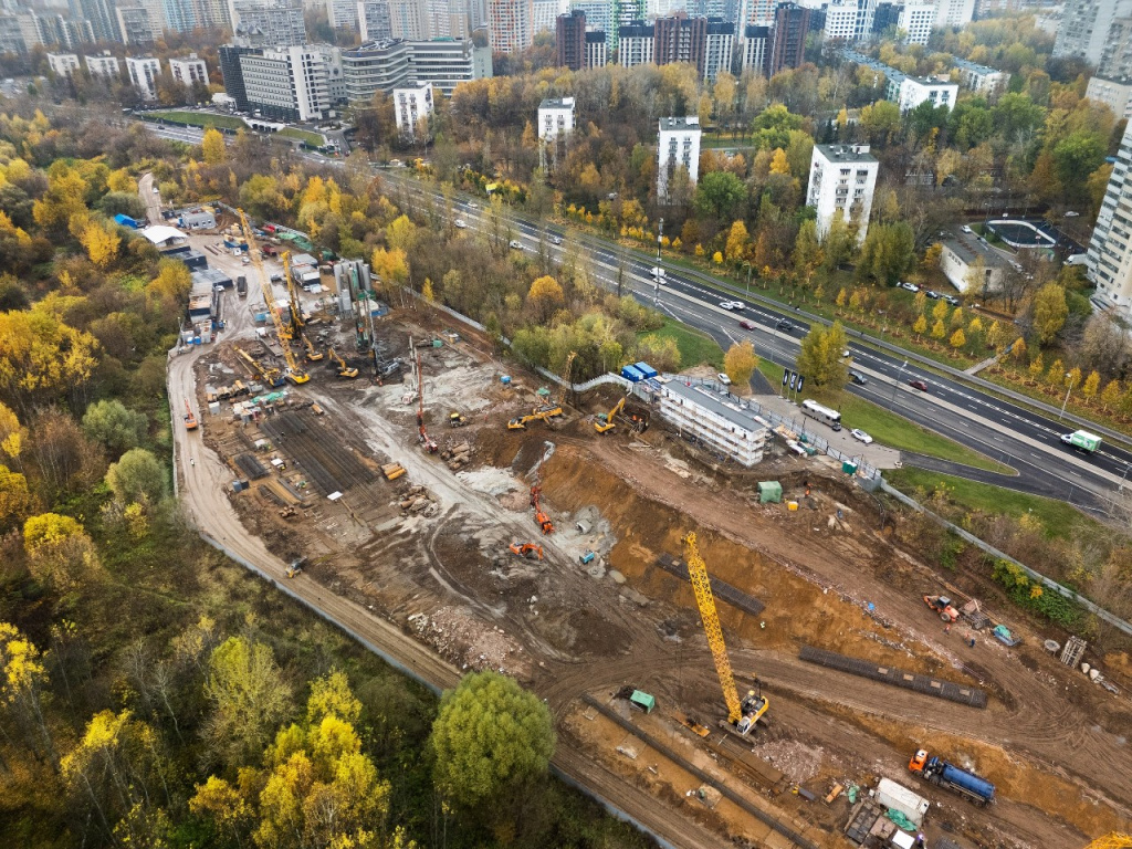 Айс Тауэрс_котлован.jpg